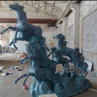 厂家直销奔马雕塑 仿真铜马雕塑制作 动物铜雕塑 大型广场景观